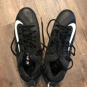 Men’s football cleats